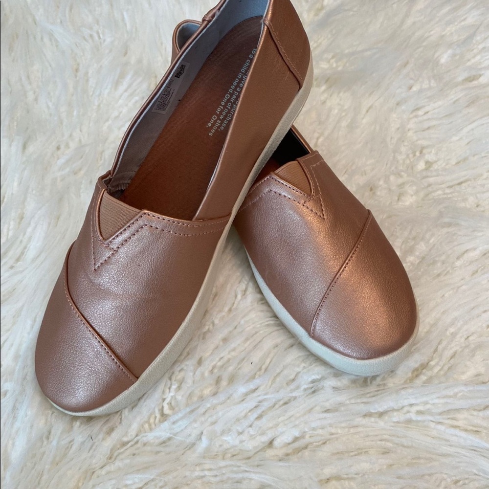 New Toms For Women Size 9.5